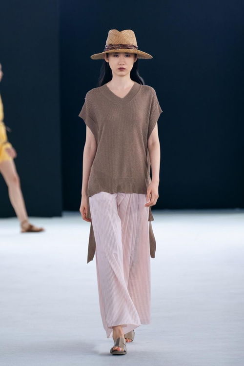 Lorena Antoniazzi 2024春夏系列發(fā)布秀 流動的詩意與結構之美